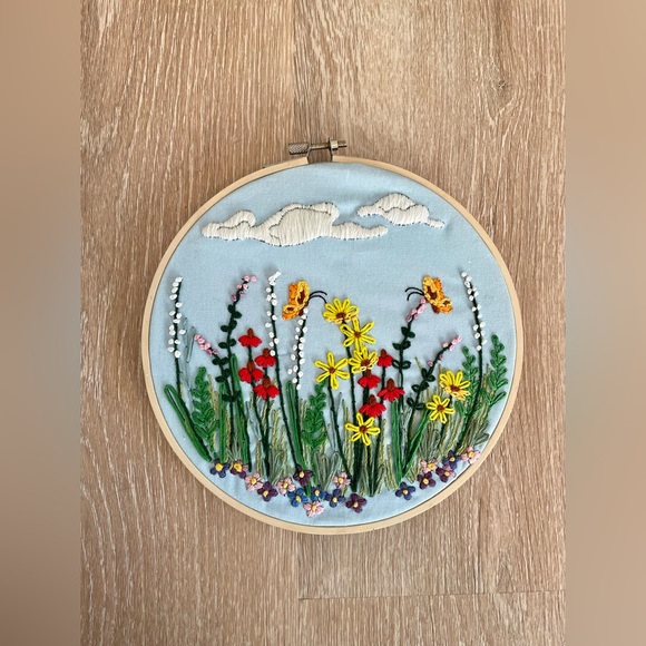Hand Embroidered Field of Wild Flowers 8” Decorative Hoop - Picture 1 of 2